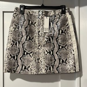 BB DAKOTA PYTHON ON THE PROWL SNAKESKIN-PRINT MINI SKIRT IN TAUPE BNWT
